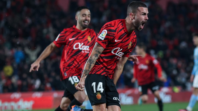 Dani Rodríguez celebrando el tanto de la victoria (Fotografía vía RCD Mallorca)