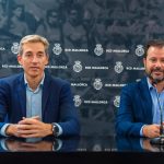 Pablo Ortells, en rueda de prensa junto con Alfonso Díaz (RCD Mallorca).