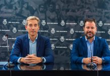 Pablo Ortells, en rueda de prensa junto con Alfonso Díaz (RCD Mallorca).