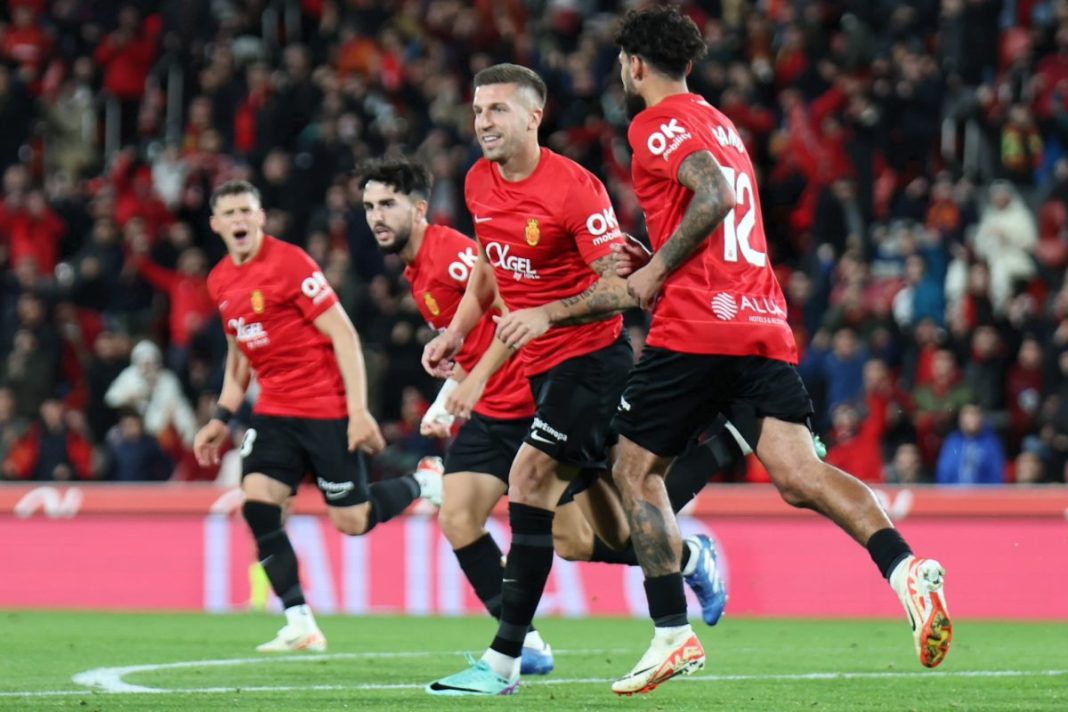 Nastasic celebrando su gol frente a Osasuna