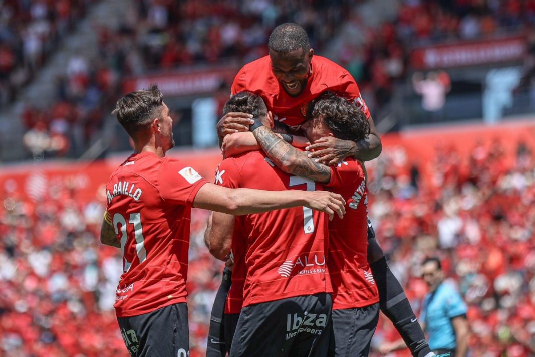 Los jugadores del Mallorca celebrando un gol